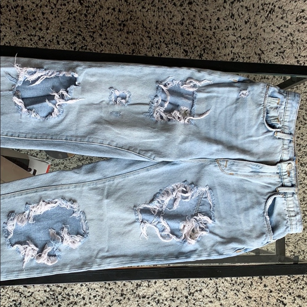 BDG Mom jeans Ripped